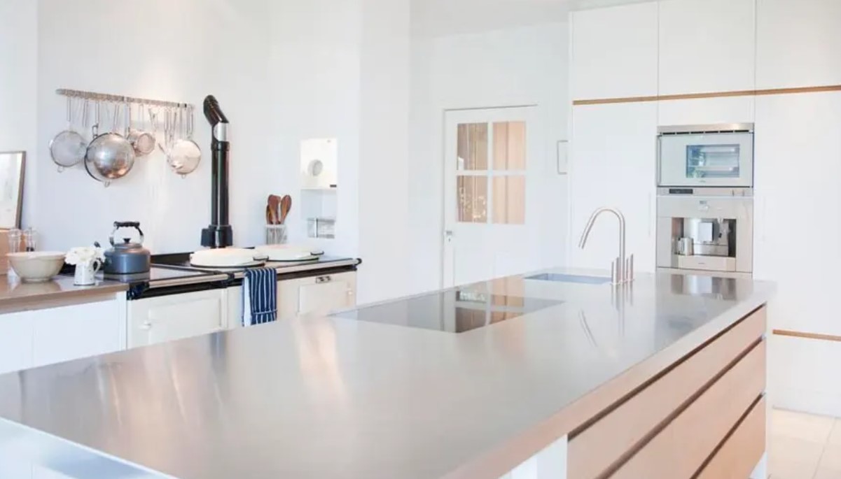 Stainless-Steel-Countertops